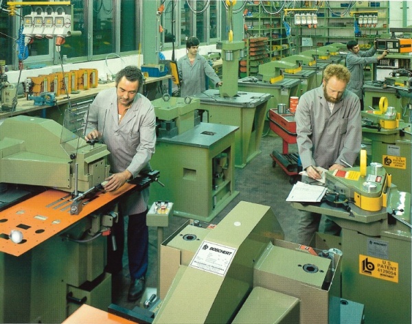 600 Montage Ausklinkmaschinen